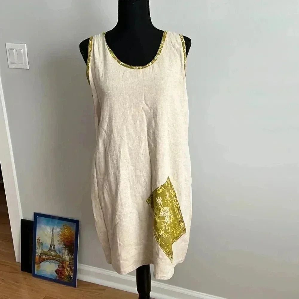 Sleeveless beige and green Rayon Dress